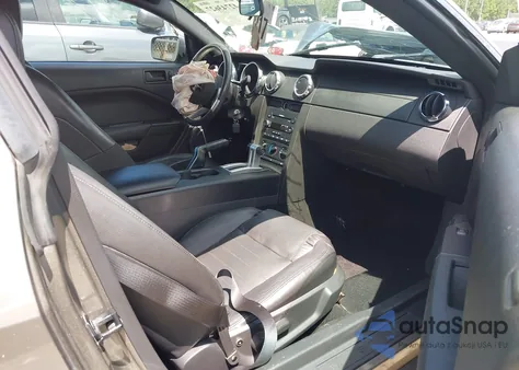 2005 Ford Mustang Gt Deluxe/Gt Premium from USA, damaged, VIN 1ZVFT82H655159860